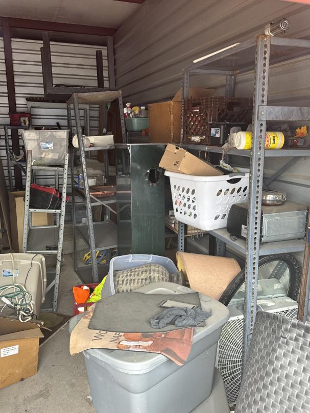 Storage Unit Auction in South Roxana, IL at Advantage SelfStorage